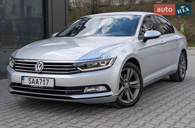 Седан Volkswagen Passat 2015 в Тернополі