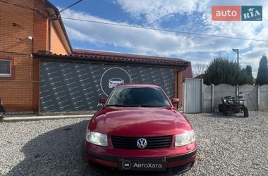 Седан Volkswagen Passat 1997 в Дергачах