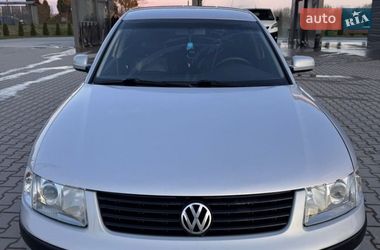 Седан Volkswagen Passat 1998 в Львове