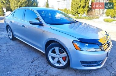 Седан Volkswagen Passat 2013 в Киеве
