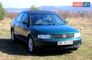 Седан Volkswagen Passat 1999 в Кременце
