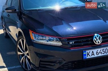 Седан Volkswagen Passat 2018 в Києві
