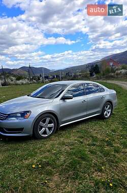 Седан Volkswagen Passat 2012 в Ужгороде