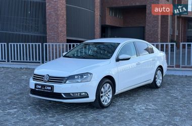 Седан Volkswagen Passat 2013 в Днепре