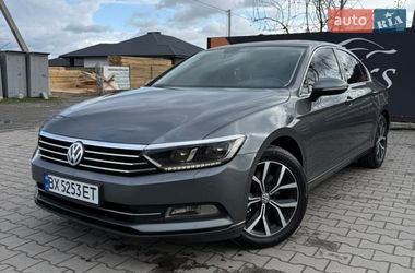 Седан Volkswagen Passat 2015 в Луцке