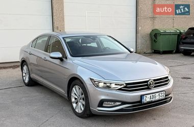 Седан Volkswagen Passat 2020 в Сарнах