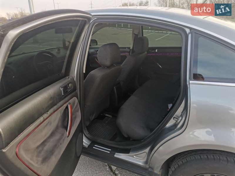Седан Volkswagen Passat 2003 в Запорожье