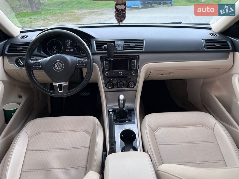 Седан Volkswagen Passat 2013 в Днепре