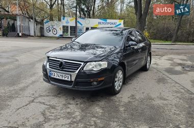 Седан Volkswagen Passat 2009 в Киеве