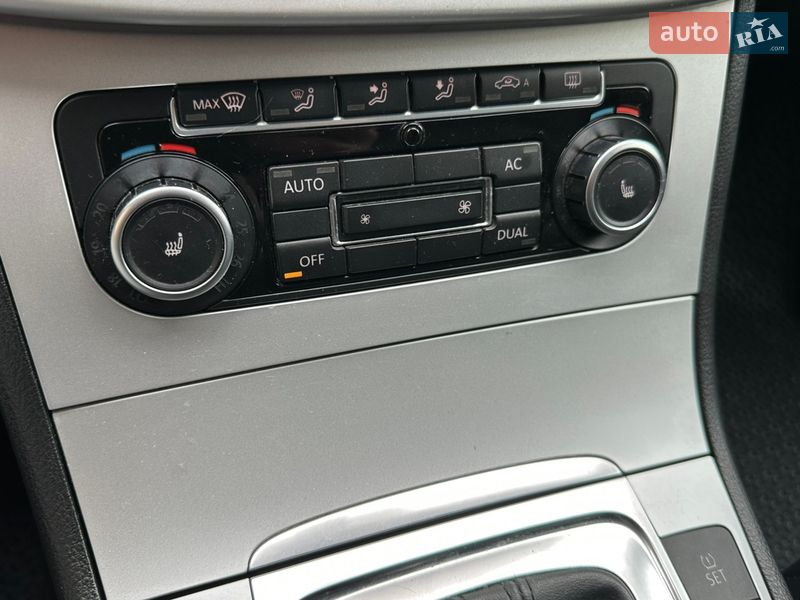 Универсал Volkswagen Passat 2010 в Ровно