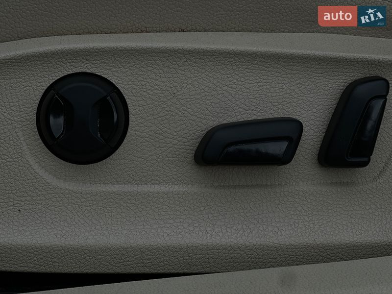 Седан Volkswagen Passat 2015 в Львове