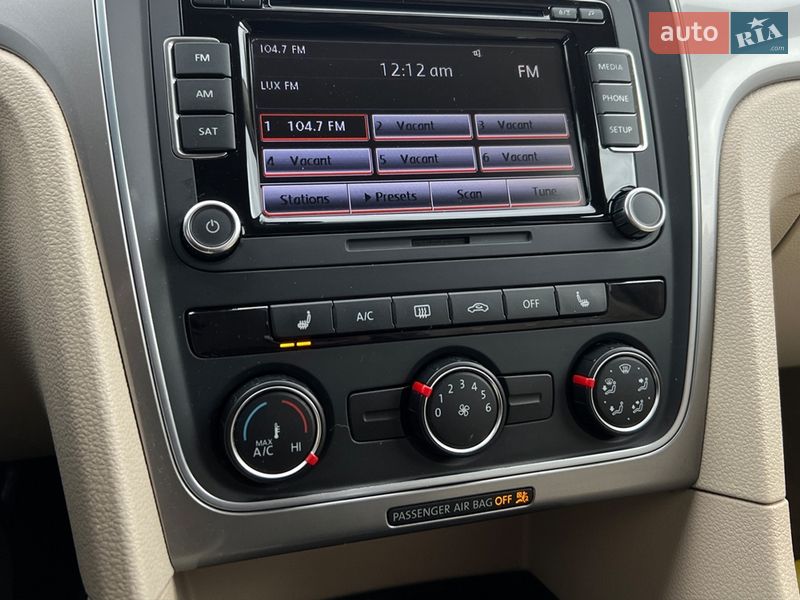 Седан Volkswagen Passat 2015 в Львове