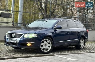 Универсал Volkswagen Passat 2010 в Ровно