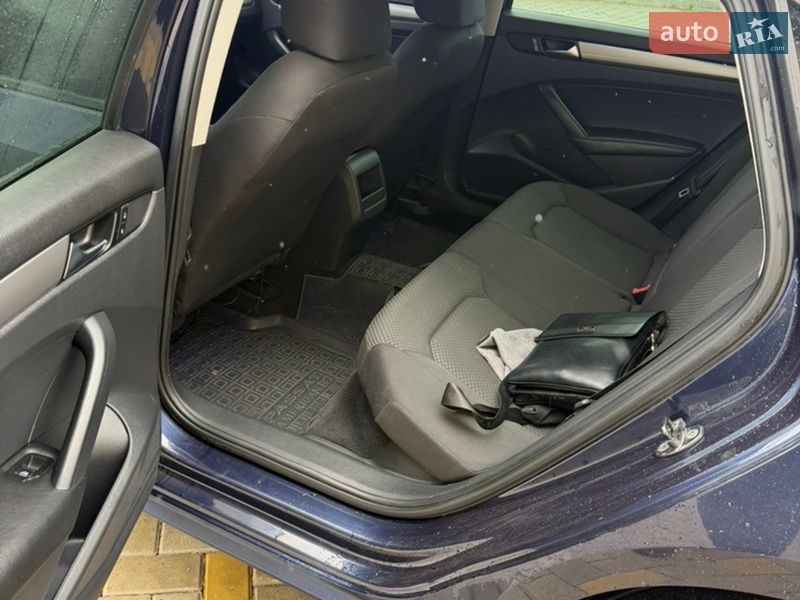 Седан Volkswagen Passat 2012 в Гайсине