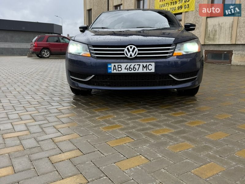 Седан Volkswagen Passat 2012 в Гайсине