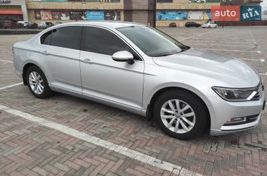 Седан Volkswagen Passat 2017 в Києві