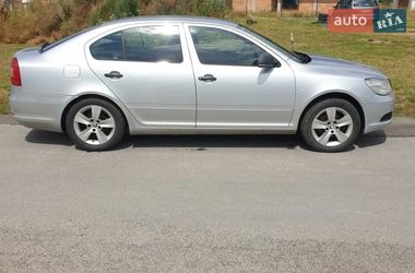 Седан Volkswagen Passat 2015 в Ужгороді