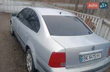 Седан Volkswagen Passat 1997 в Барановке