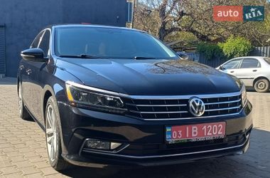 Седан Volkswagen Passat 2018 в Ужгороде