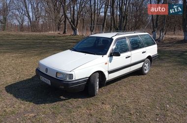 Универсал Volkswagen Passat 1993 в Голобах
