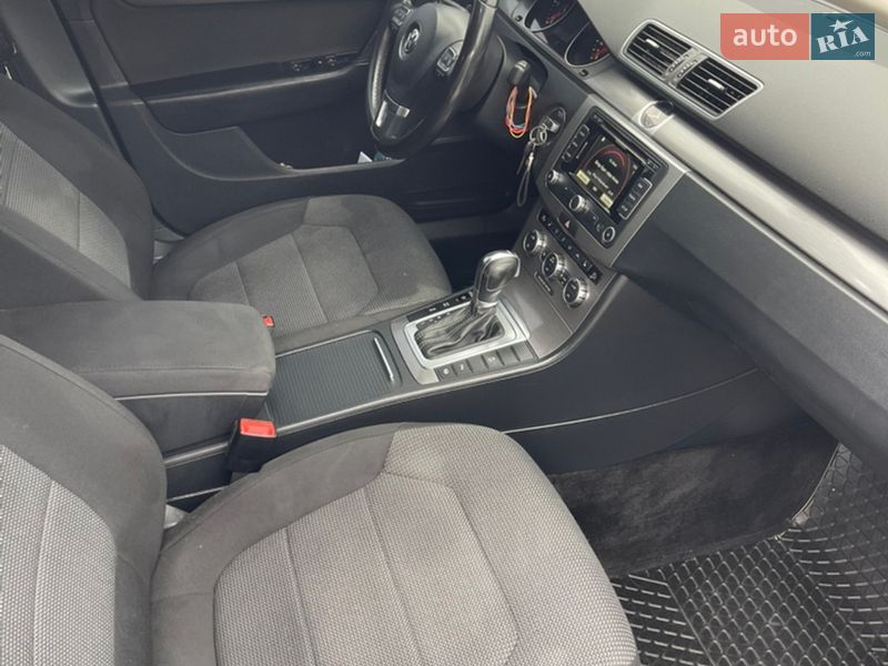 Универсал Volkswagen Passat 2014 в Дубно