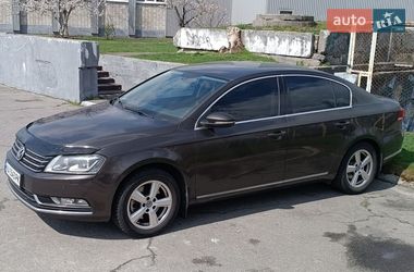 Седан Volkswagen Passat 2012 в Киеве