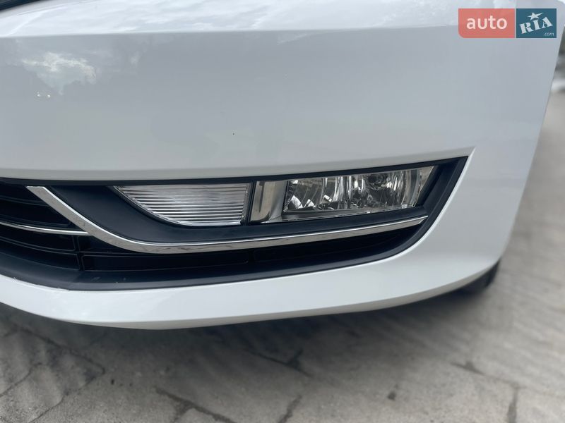 Седан Volkswagen Passat 2013 в Луцке
