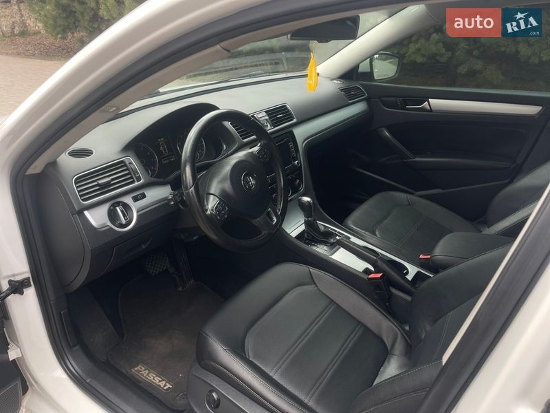 Седан Volkswagen Passat 2013 в Луцке