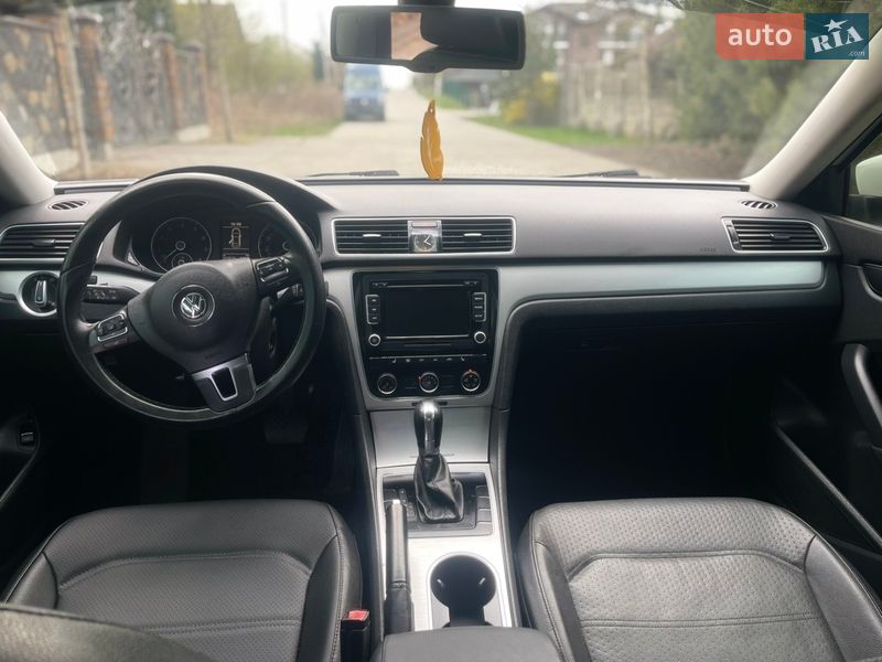 Седан Volkswagen Passat 2013 в Луцке