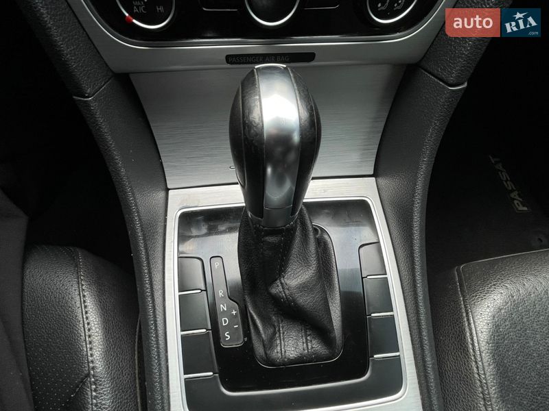 Седан Volkswagen Passat 2013 в Луцке