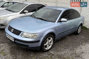 Седан Volkswagen Passat 1999 в Звягелі