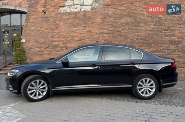 Седан Volkswagen Passat 2018 в Ивано-Франковске