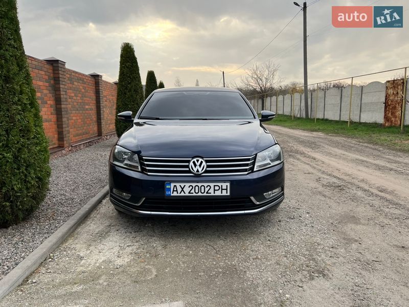 Седан Volkswagen Passat 2012 в Харькове