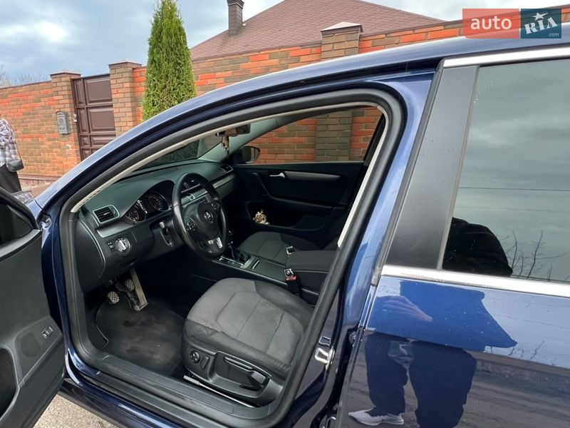 Седан Volkswagen Passat 2012 в Харькове