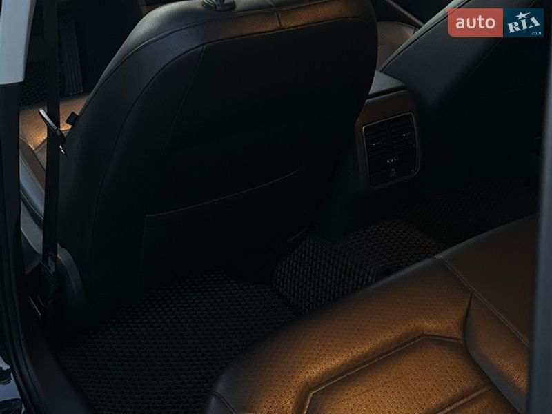 Седан Volkswagen Passat 2018 в Киеве