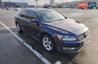 Седан Volkswagen Passat 2012 в Києві