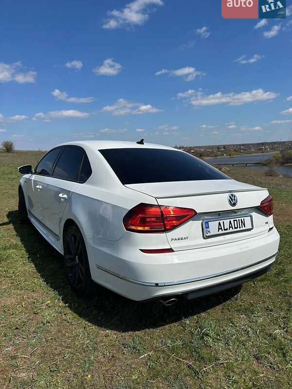 Седан Volkswagen Passat 2016 в Кривом Роге