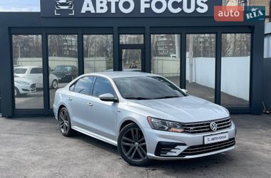 Седан Volkswagen Passat 2018 в Киеве