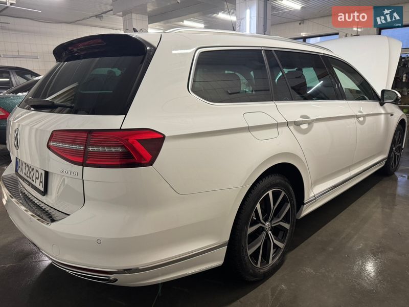 Універсал Volkswagen Passat 2017 в Харкові