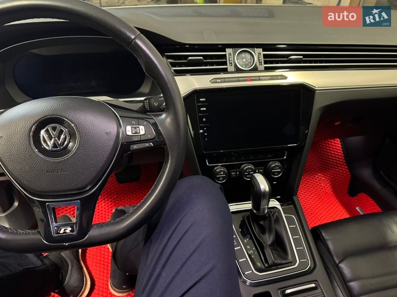 Універсал Volkswagen Passat 2017 в Харкові