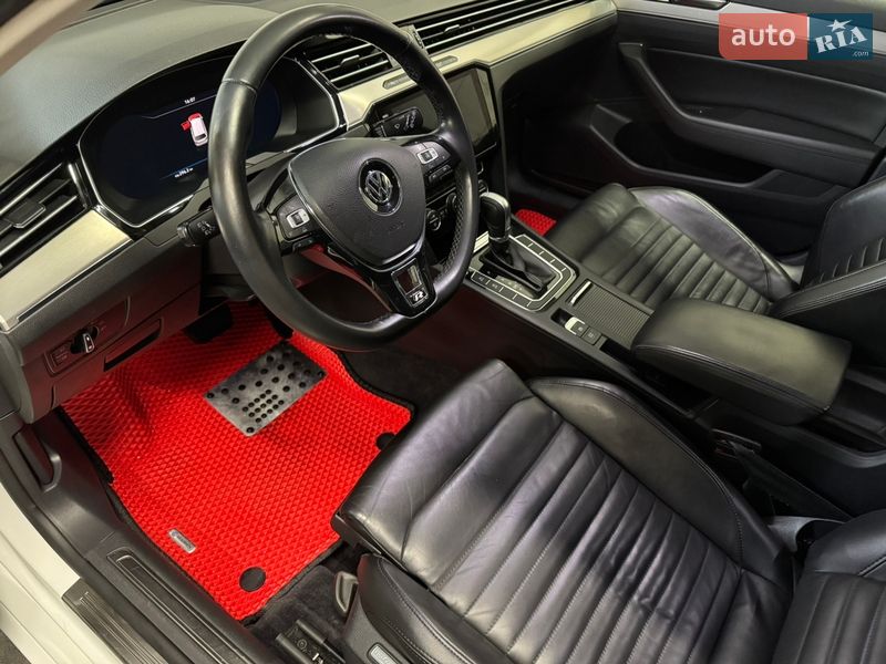 Універсал Volkswagen Passat 2017 в Харкові