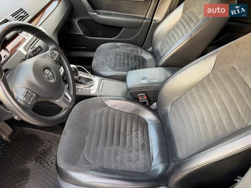 Седан Volkswagen Passat 2011 в Киеве