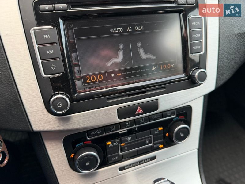 Седан Volkswagen Passat 2011 в Киеве