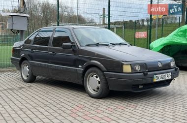 Седан Volkswagen Passat 1989 в Ровно
