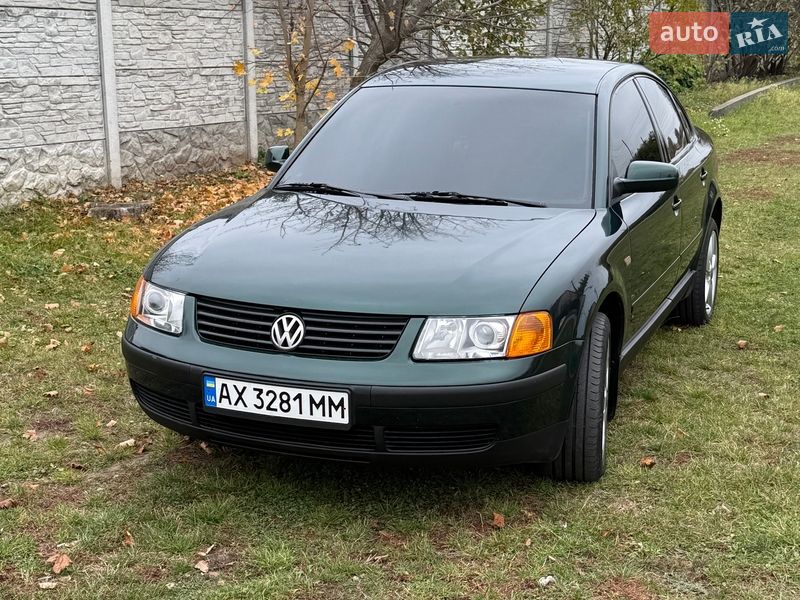 Седан Volkswagen Passat 1999 в Солоницевке