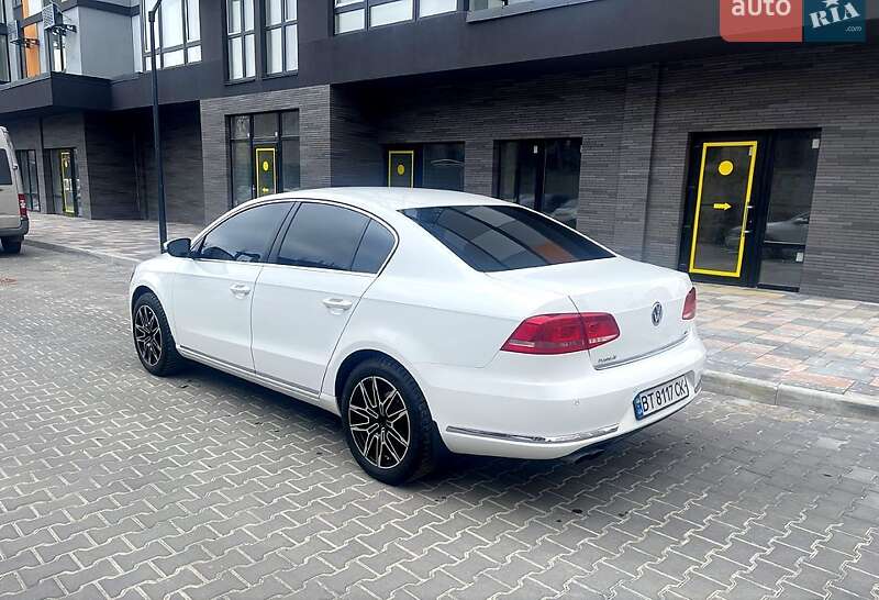 Седан Volkswagen Passat 2011 в Киеве