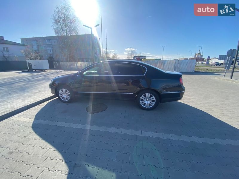 Седан Volkswagen Passat 2009 в Луцке