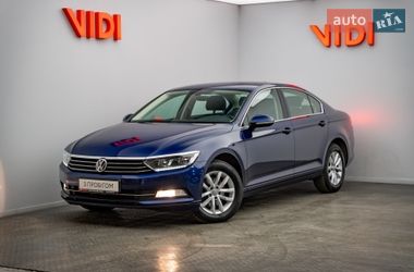 Седан Volkswagen Passat 2019 в Киеве