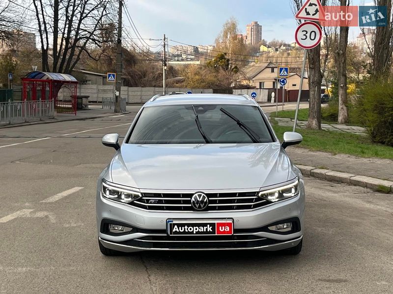 Универсал Volkswagen Passat 2022 в Киеве