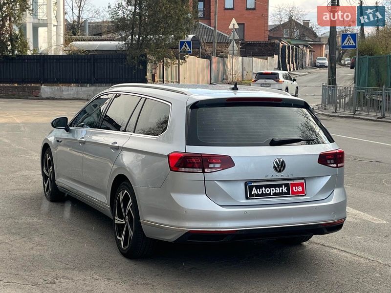 Универсал Volkswagen Passat 2022 в Киеве